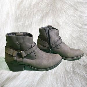 XOXO Womens Stylish Western Brown Boots